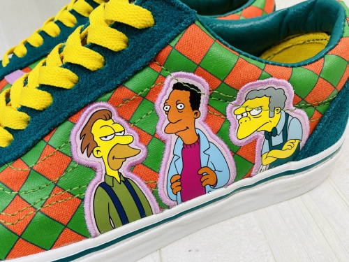 ローカットスニーカーのVANS×シンプソンズ