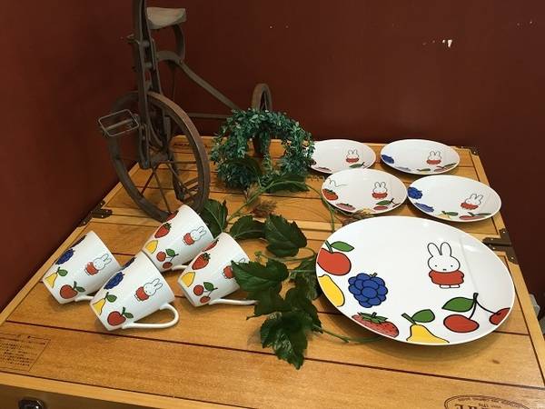 Noritakeとフジパンのコラボ品！ミッフィーのプレートセット展示中です