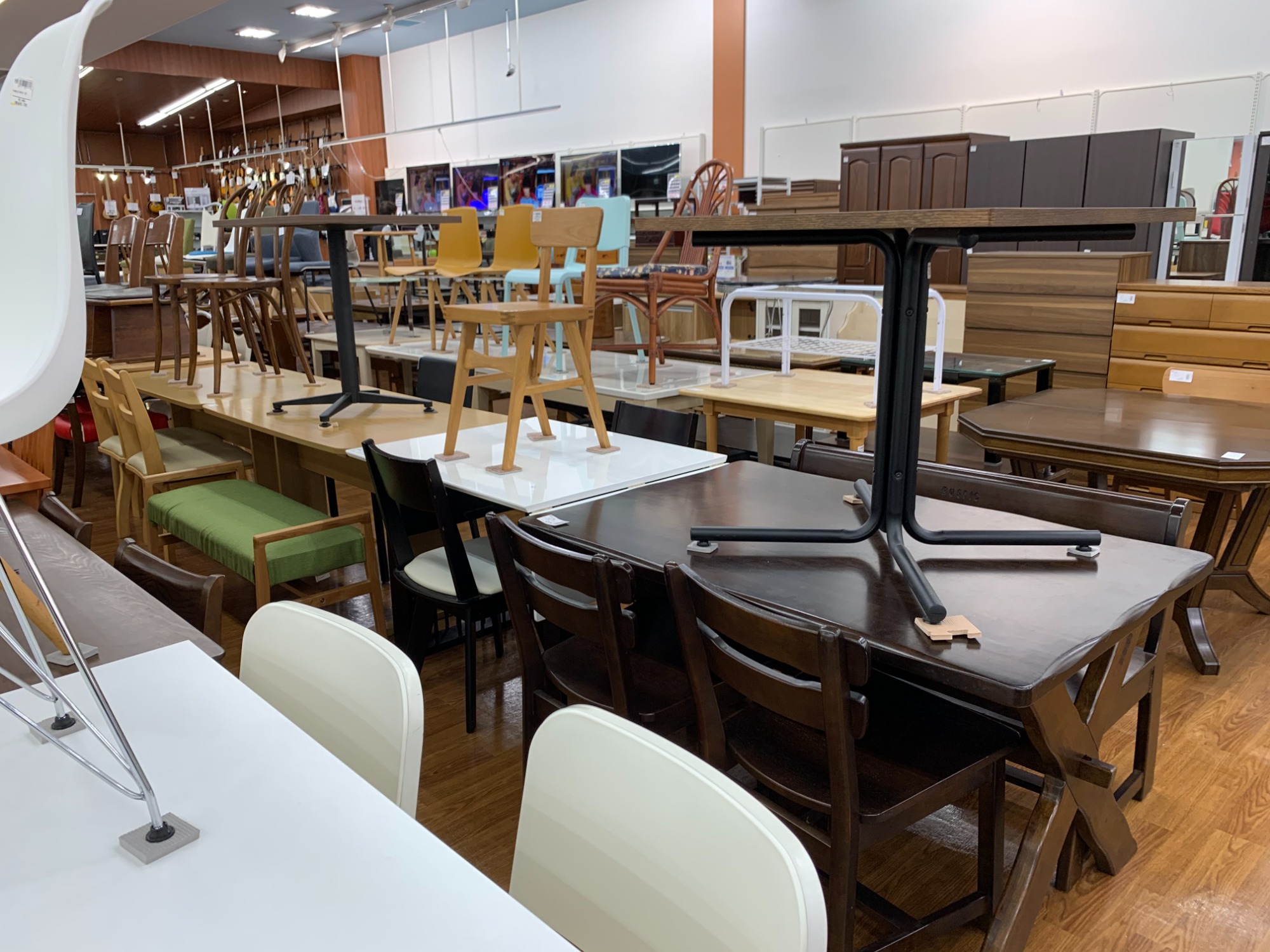 本日はUNICO(ウニコ) のレコードラックをご紹介します！！【所沢店