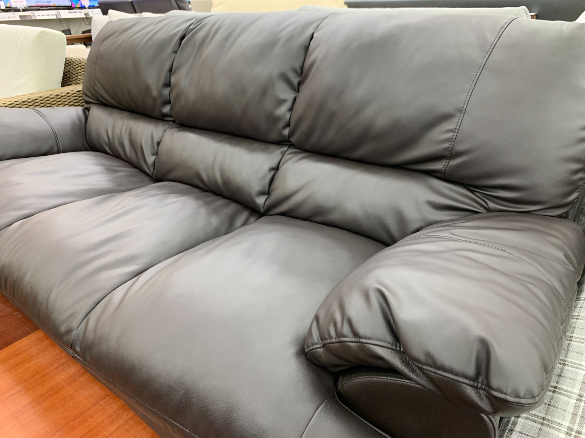 所沢発❗️激安レザーソファー‼️業者じゃ無いので　タバコ臭くナイ3人掛け 合皮3人掛けソファー【トレファク所沢店】