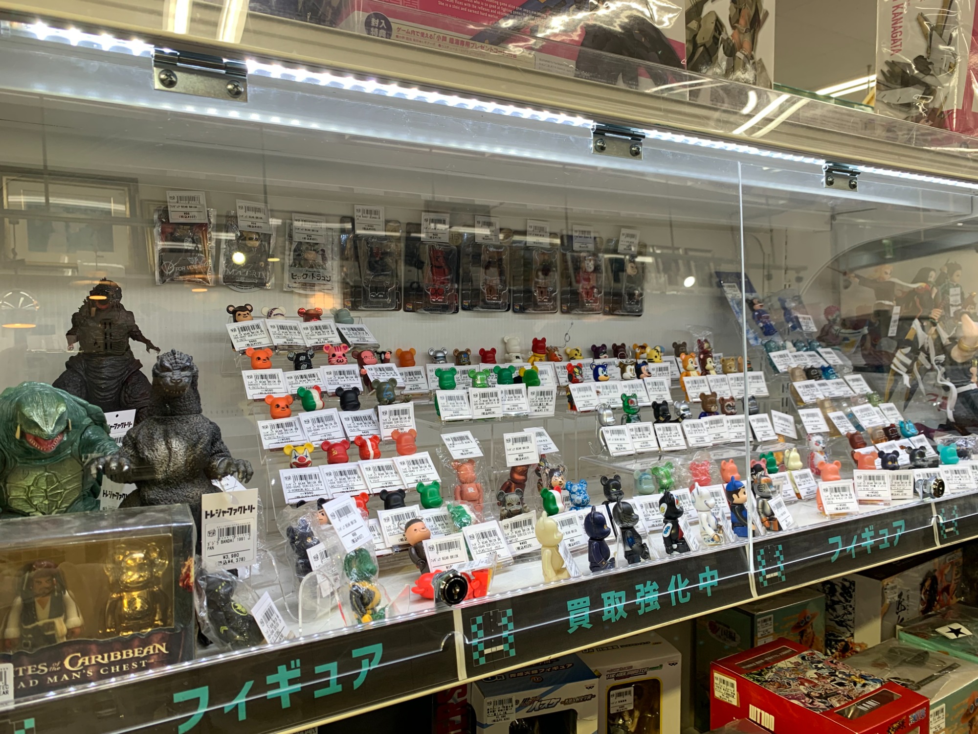 本日はフィギュア売場のご紹介です!!只今当店ではフィギュア 本日はフィギュア売場のご紹介です!!只今当店ではフィギュア