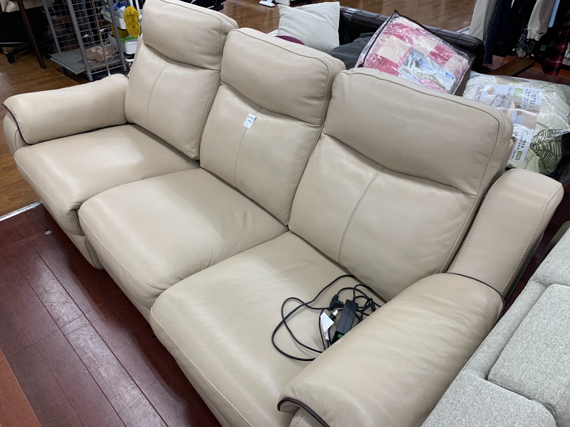 大塚家具の電動リクライニングソファーのご紹介です。