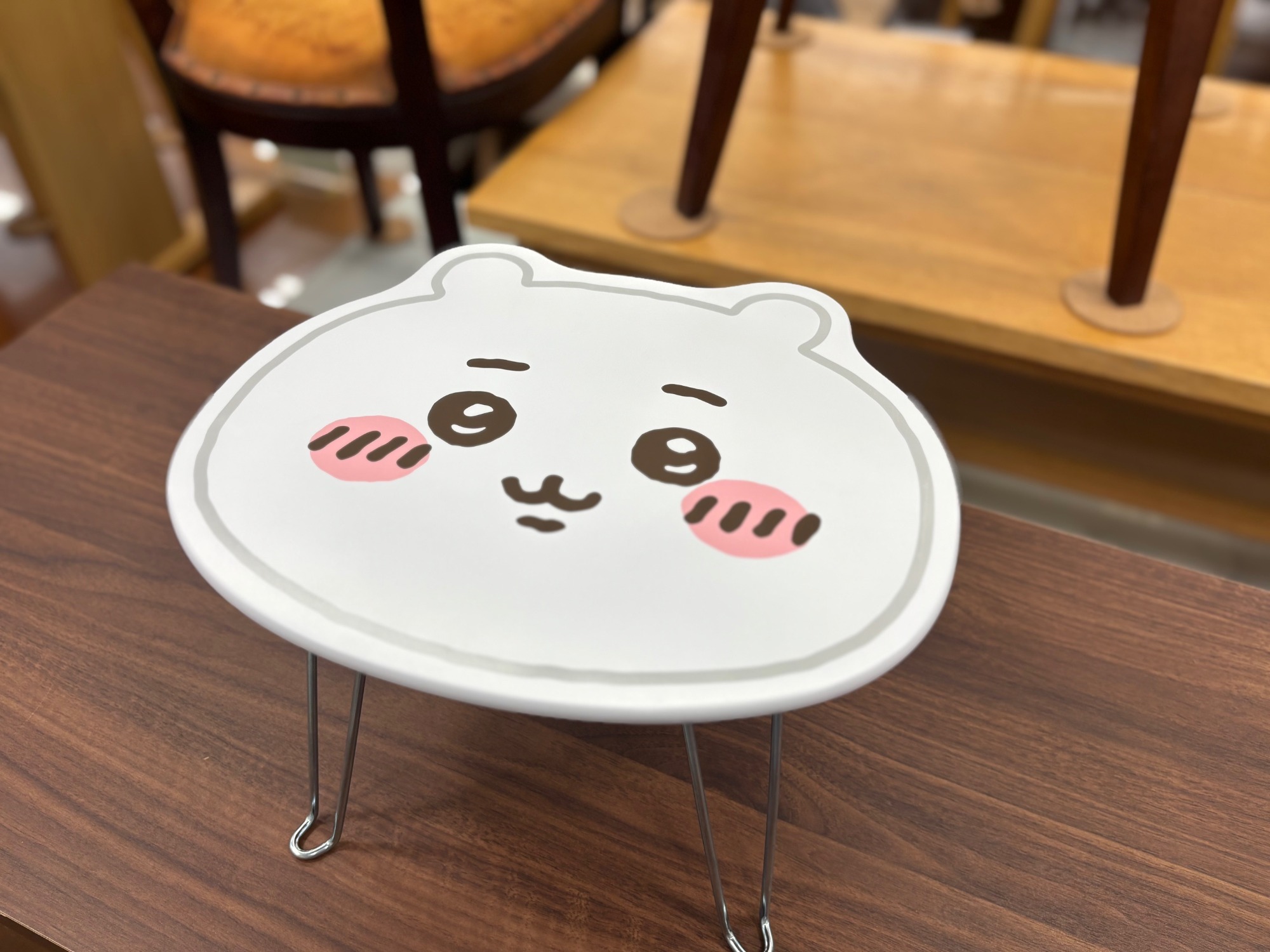 ちいかわ ダイカットミニマルテーブル（ちいかわ） ちいかわ (チイカワ) ミニテーブル ダイカットミニマルテーブル