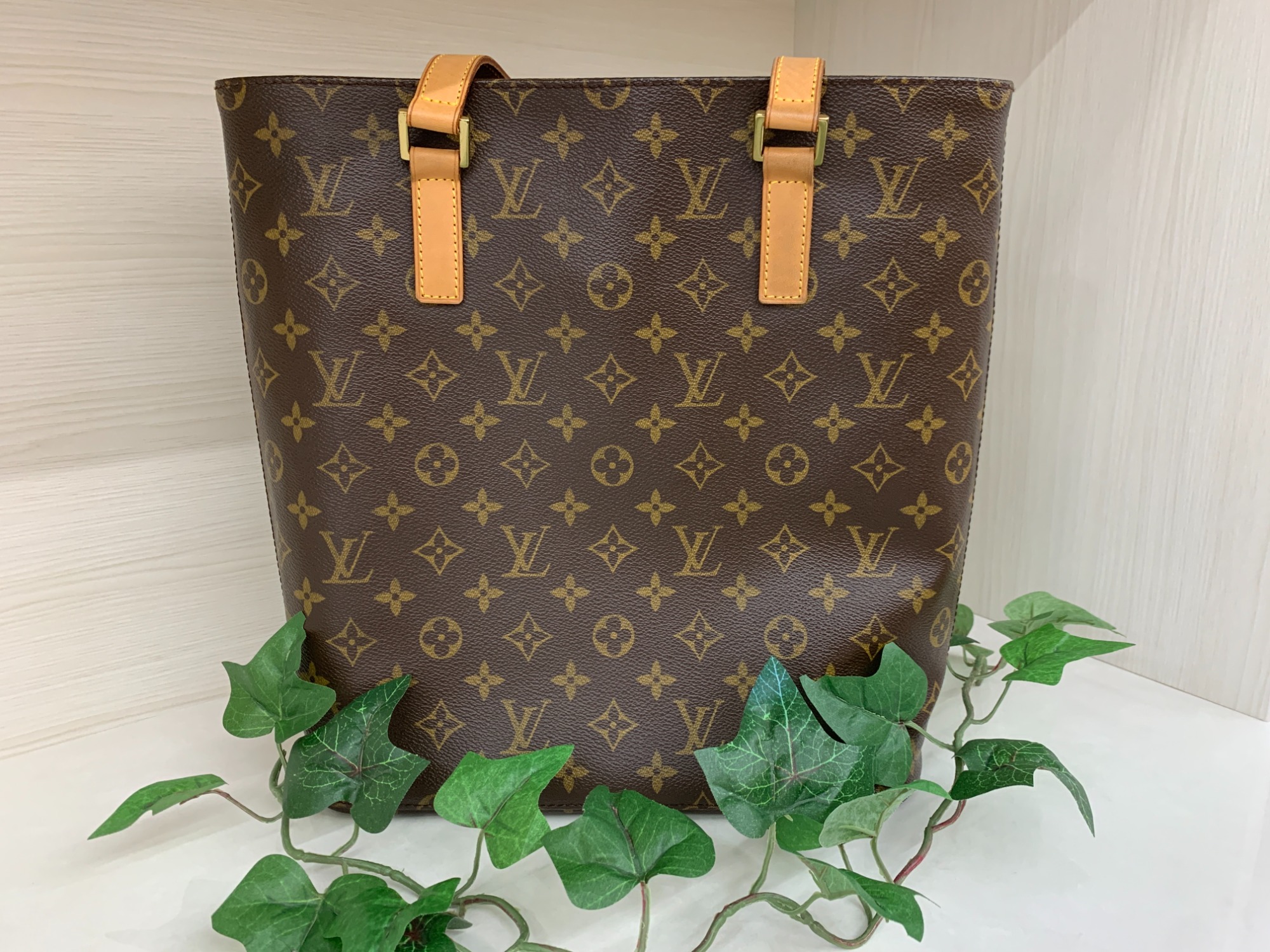柔らかな質感の LOUIS VUITTON（ルイヴィトン）ヴァヴァンGM、ショルダートート バッグ