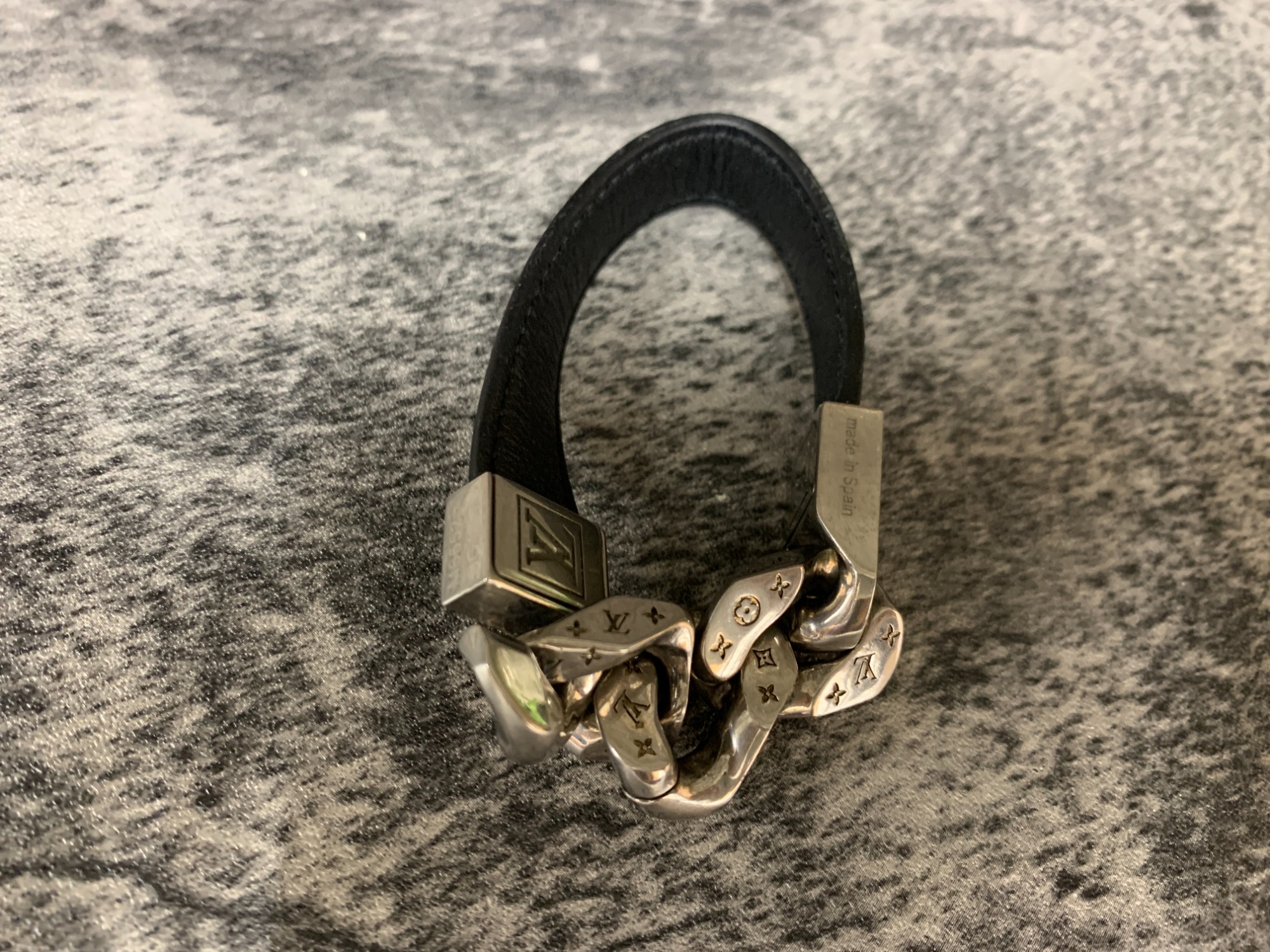 LOUIS VUITTON（ルイヴィトン）のブレスレット、ブラスレモノチェーン