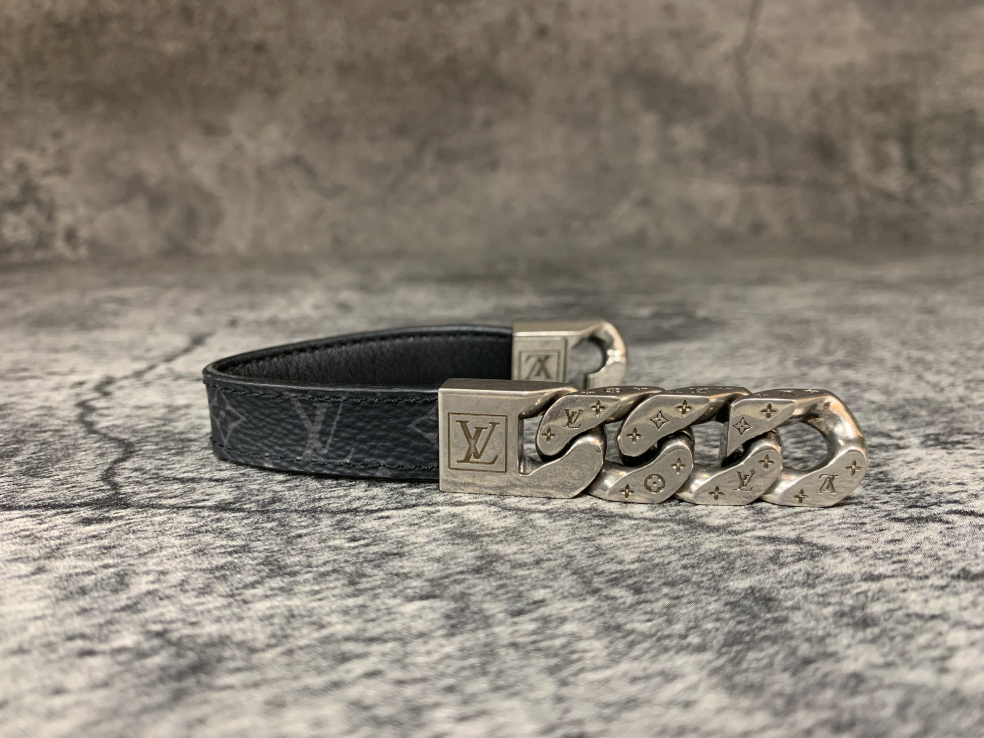 LOUIS VUITTON（ルイヴィトン）のブレスレット、ブラスレモノ