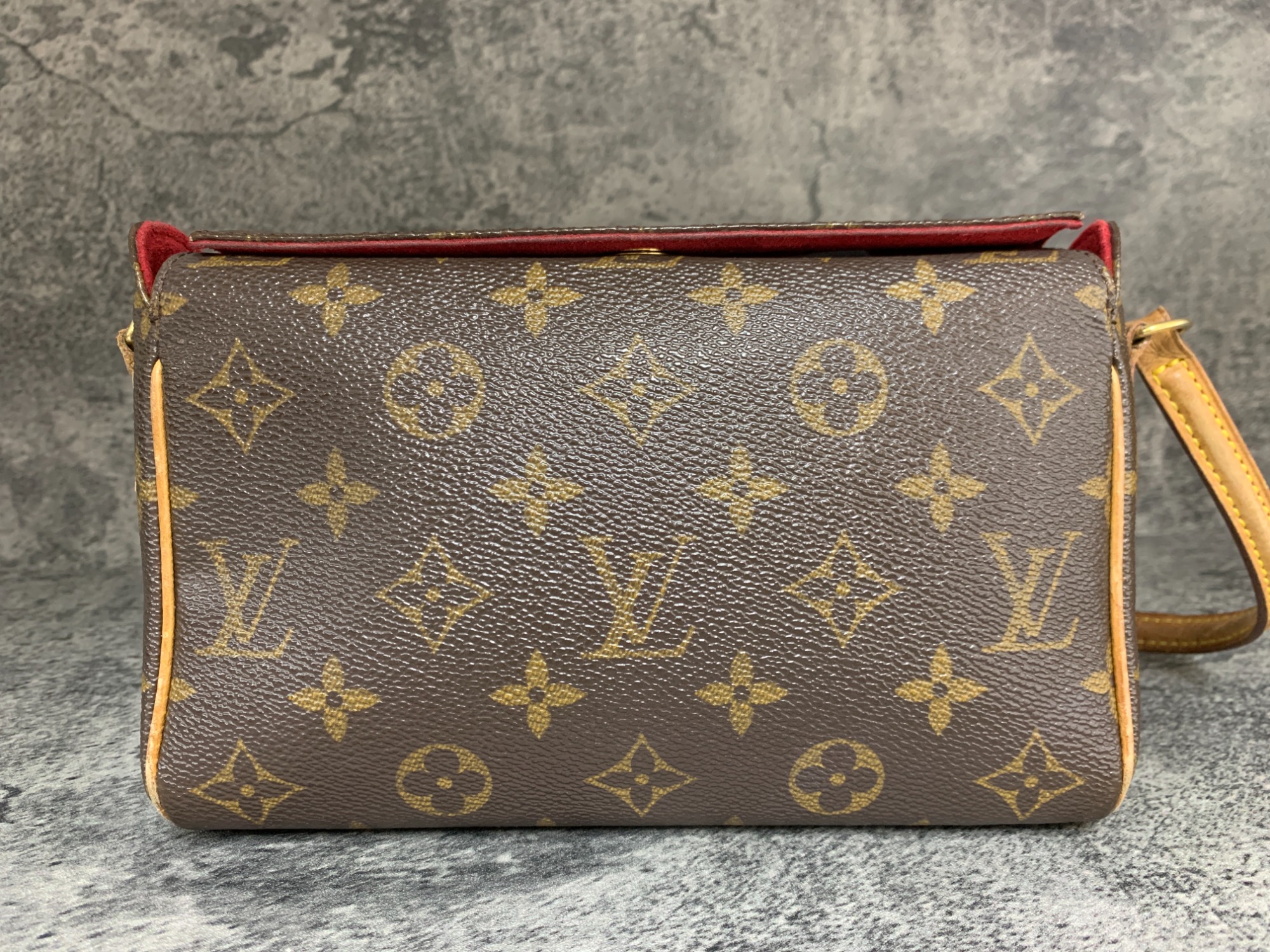 【LOUIS VUITTON】ショルダーバッグ ルイヴィトン ショルダーバッグ（ウィメンズ すべてのバッグ