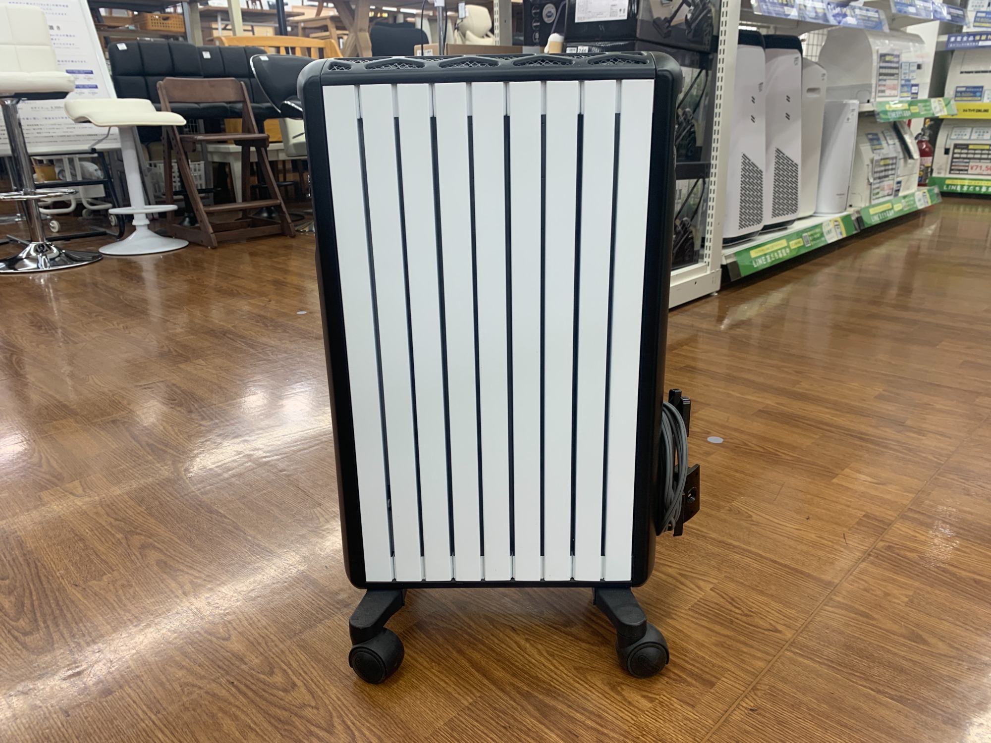 オイルヒーター シルバー コンパクト　　引き取り可 オイルヒーター シルバー コンパクト 引き取り可