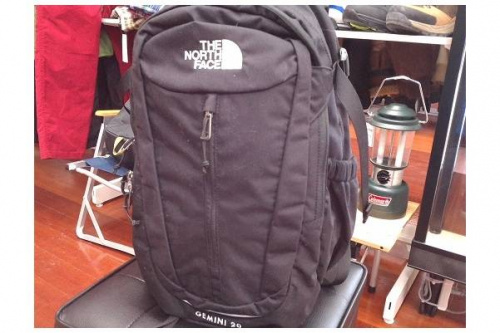 アウトドアのバッグ