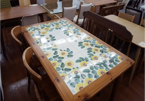 家具・インテリアのダイニングテーブル