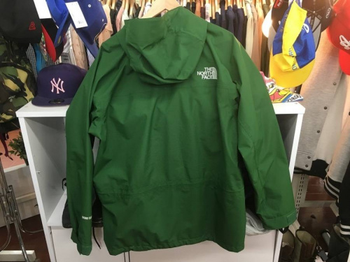 パーカーのジャケット