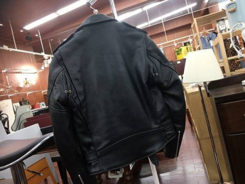 レザーのダブルライダースジャケット