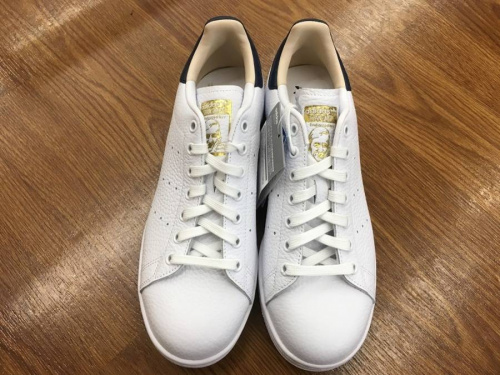 スニーカーのadidas originals(アディダスオリジナルス）