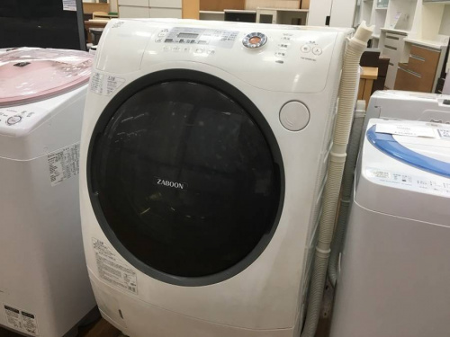 生活家電のドラム式洗濯乾燥機