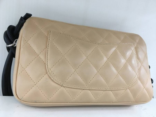 所沢店のベージュ×ブラック