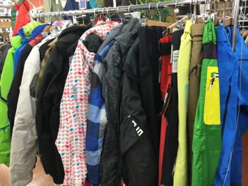スキー・スノボウェアの所沢　新座　ふじみ野　入間　東村山　清瀬　西東京　　リサイクルショップ