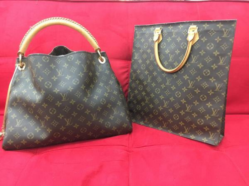 LOUIS VUITTON（ルイスヴィトン）のバッグ