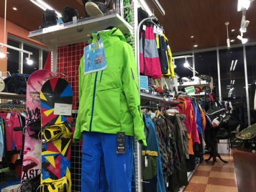 アウトドア用品のスキー・スノボウェア