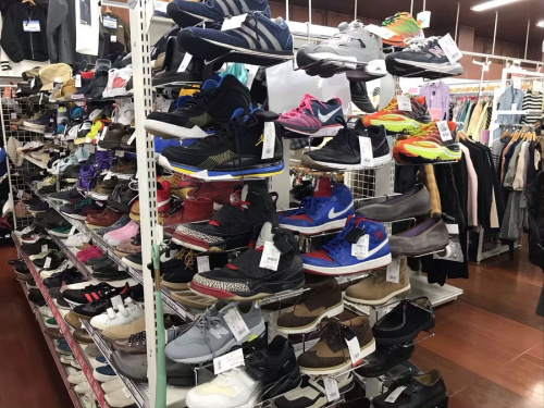 スニーカー　のNewbalance　NIKE