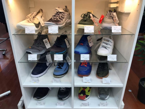 スニーカー　シューズのNewbalance　NIKE