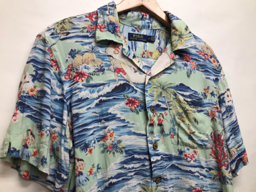 所沢店のアロハシャツ
