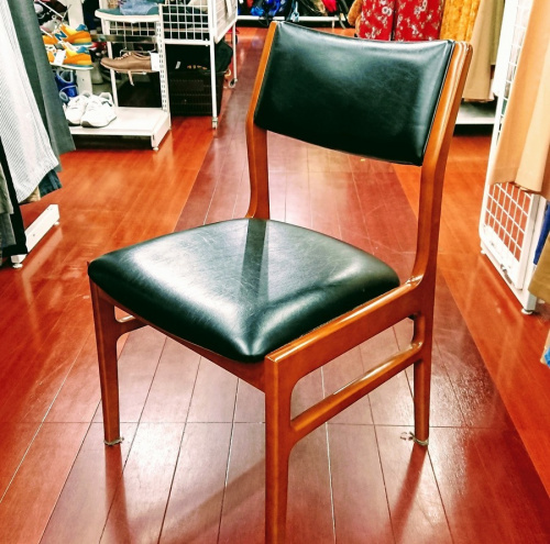 特選家具のイス