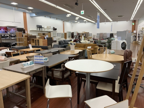 RECAROの所沢　家具