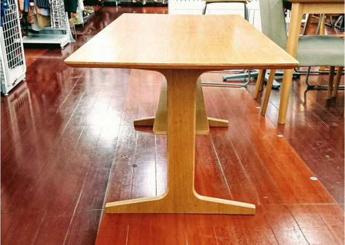 所沢　家具の秋津　家具