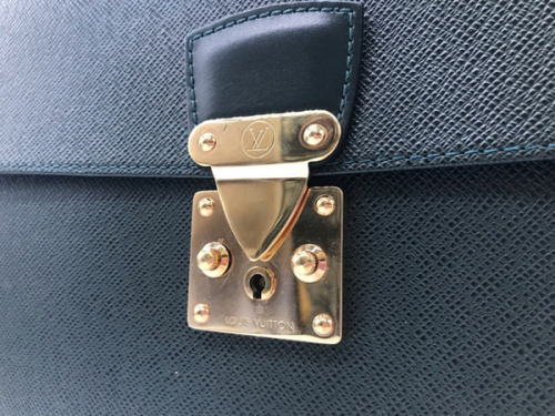 LOUIS VUITTONの所沢　ブランド品