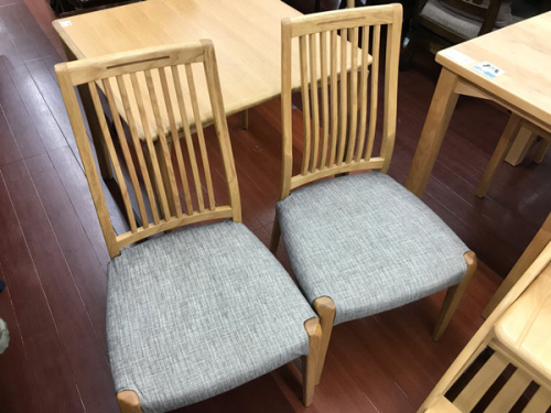 テーブルの秋津　家具