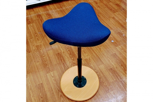 特選家具のSTOKKE