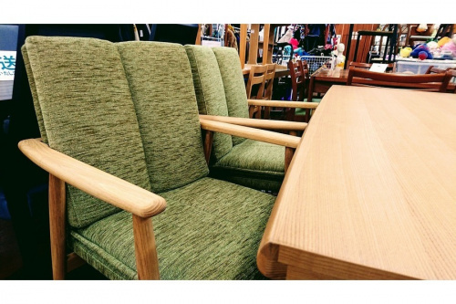 テーブルの秋津　家具