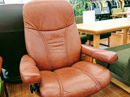 秋津　家具のストレスレスチェア