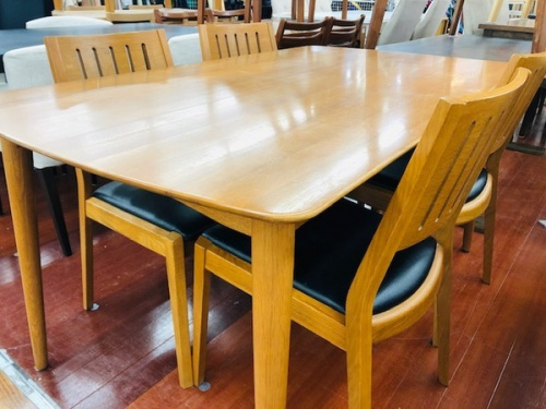 家具のダイニングセット