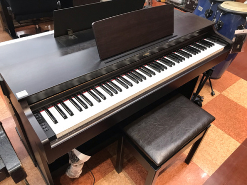 楽器の電子ピアノ