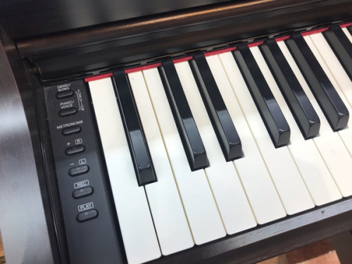 電子ピアノの鍵盤楽器