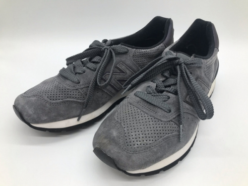 スニーカーのNEW BALANCE