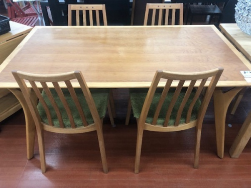 UNICO　ダイニングセットのダイニング4点セット