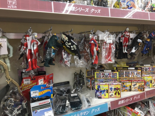プラレール シルヴァニアファミリー 仮面ライダー スーパー戦隊シリーズのソフビ