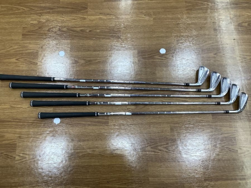 ゴルフのアイアンセット