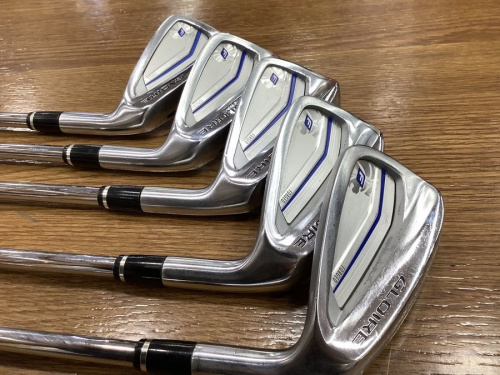 スポーツ用品のゴルフ