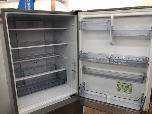 冷蔵庫の4ドア冷蔵庫