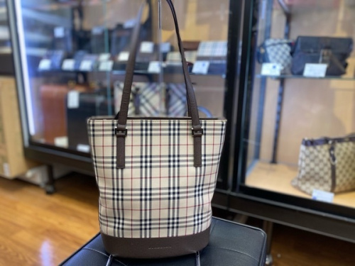 ブランド・ラグジュアリーのBURBERRY バッグ