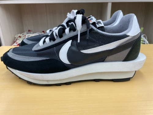 NIKE　ナイキのsacai サカイ