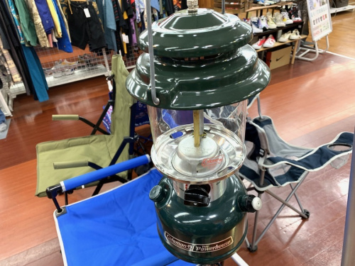 アウトドアのランタン