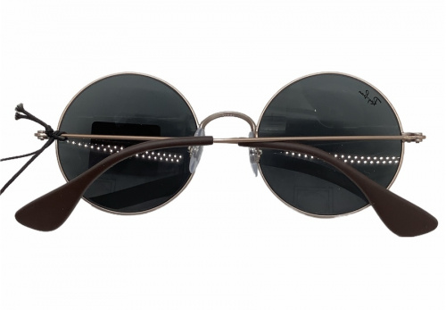 サングラスのレイバン　RAY-BAN