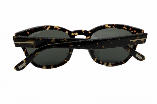 サングラスのトムフォード　TOMFORD