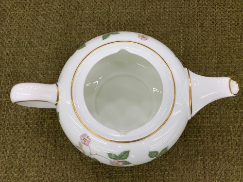 ティーポットのWEDGWOOD