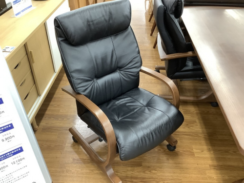 ダイニングセットのダイニングテーブル