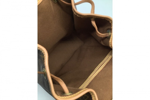 LOUIS VUITTONのリュック